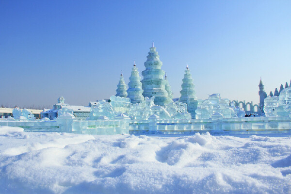 建设体育强国·激发冰雪经济活力丨冰雪经济迈向“高级道”