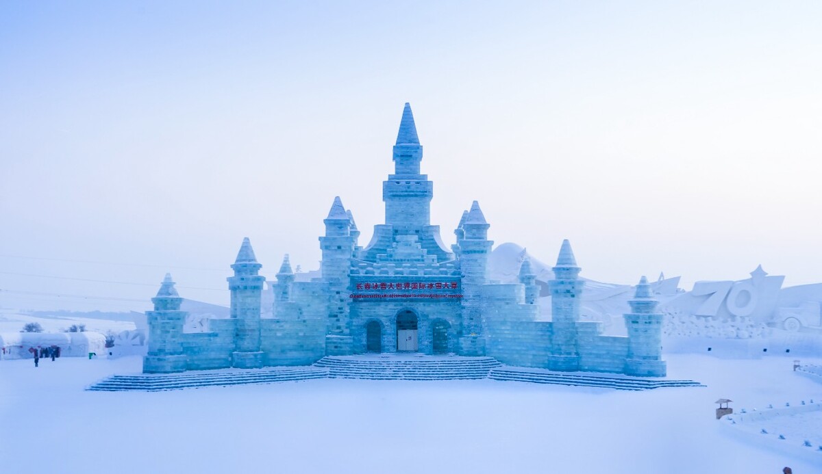 国际冰雪产业专家考察廊坊 共探冰雪产业合作新机遇